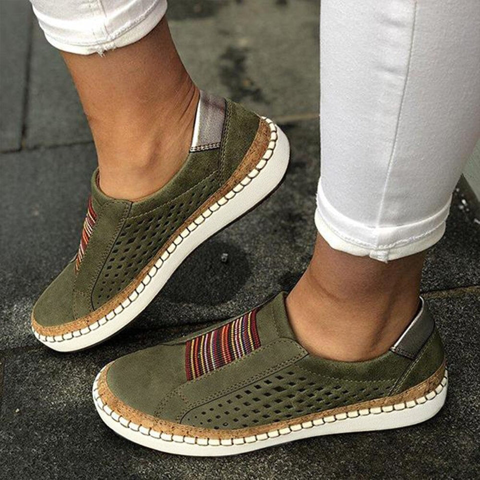 Elle-Monde.com propose une gamme variée de chaussures pour femmes, y compris des chaussures à double boucle, des chaussures d'été et des chaussures de marche. Trouvez votre paire parfaite dès aujourd'hui!