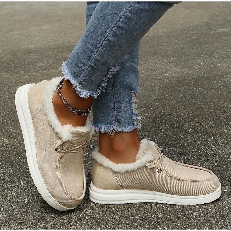 Elle-Monde.com propose une gamme variée de chaussures pour femmes, y compris des chaussures à double boucle, des chaussures d'été et des chaussures de marche. Trouvez votre paire parfaite dès aujourd'hui!
